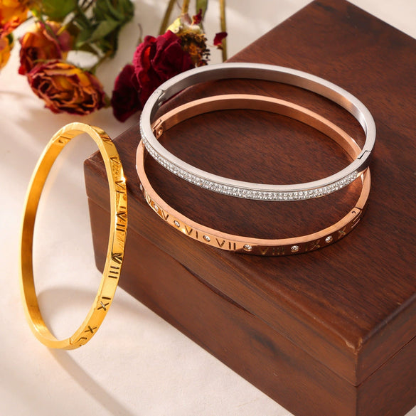Vintage Niche Unique Simple Jewelry Carving Roman Numerals Diamondencrusted Titanium Steel Goldplated Bracelet