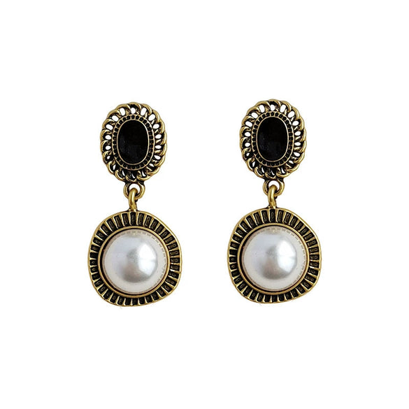Vintage Palace Style Geometric Imitation Pearl Earrings For Women Electroplated Copper Stud Earrings With Silver Pin