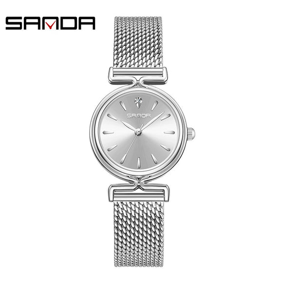 Vintage Quartz Women's Watch With Mesh Band And Alloy Case Round Dial Printed Logo
