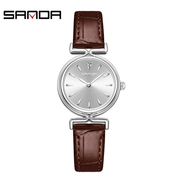 Vintage Quartz Women's Watch With Mesh Band And Alloy Case Round Dial Printed Logo