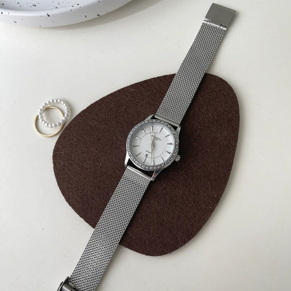 Vintage Silver Alloy Case And Chain Women's Bracelet Watch In College Style With Ordinary Glass Mirror