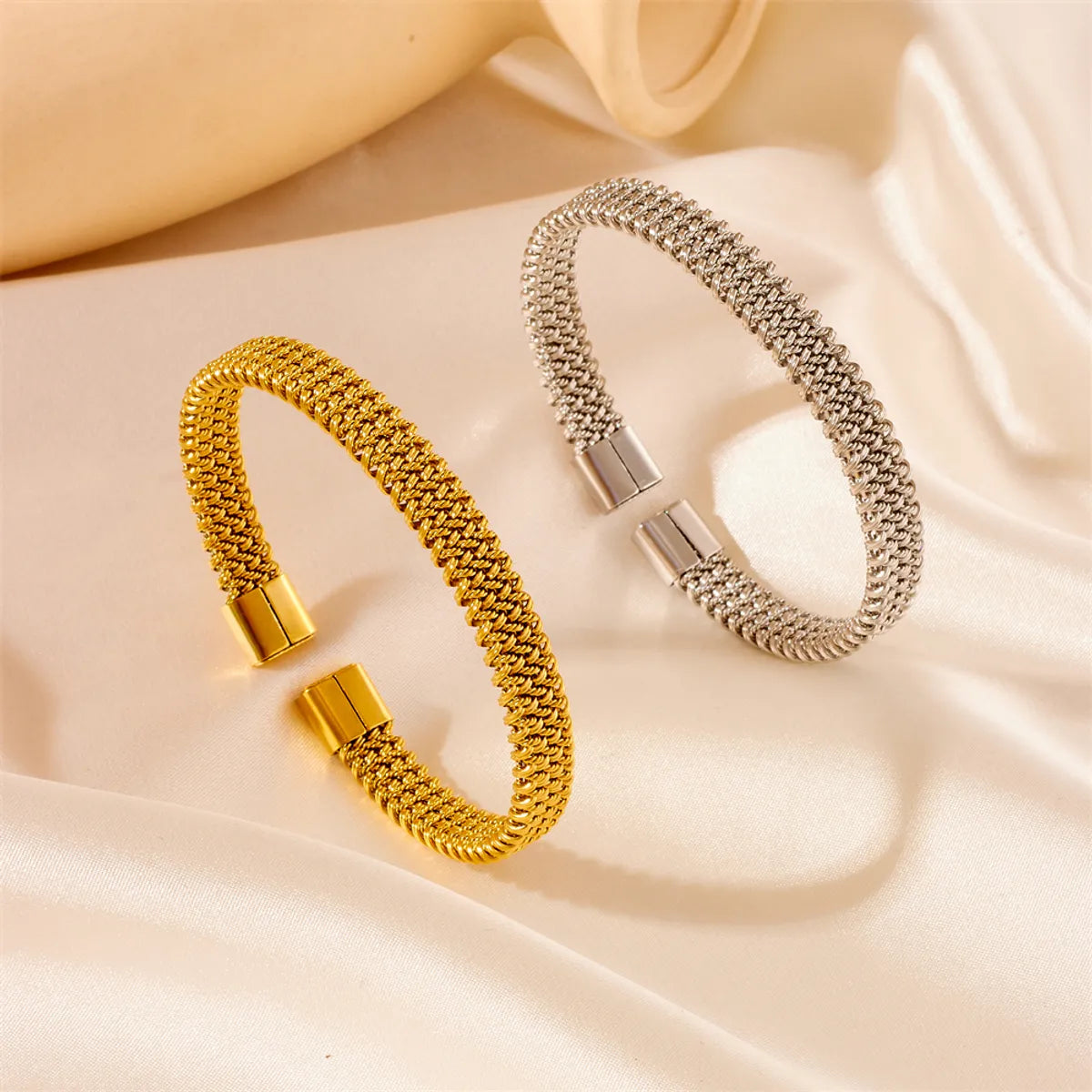 Vintage Style C Shape Titanium Steel Plating 18k Gold Plated Bangle