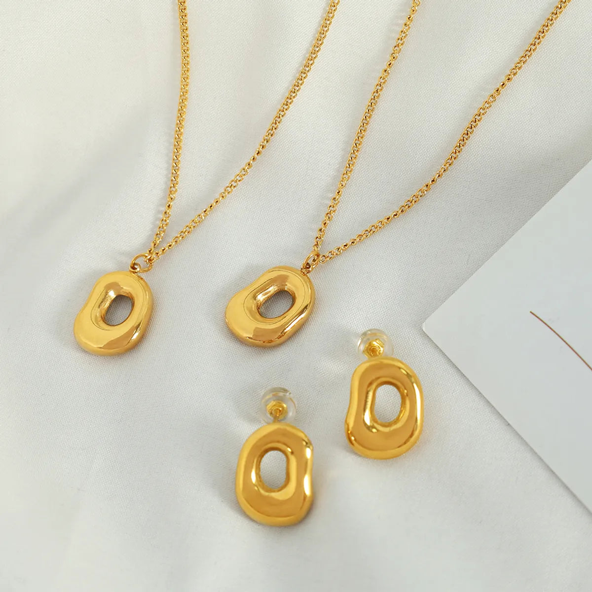 Vintage Style Irregular Oval Titanium Steel Plating Hollow Out 18k Gold Plated Jewelry Set