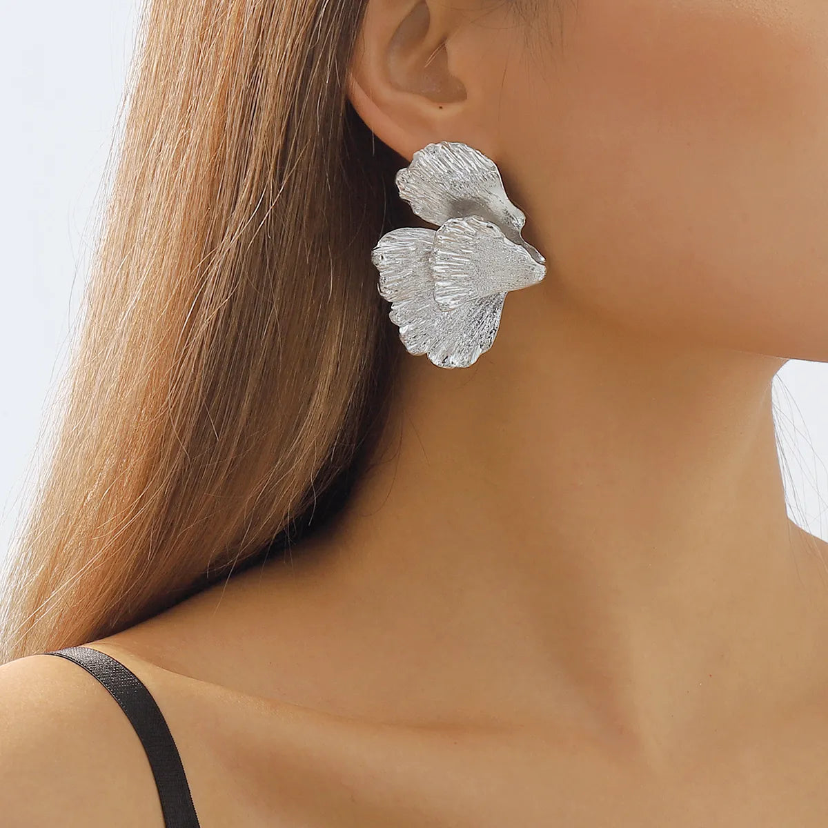 Vintage Style Sexy Novelty Ginkgo Leaf Alloy Irregular Women'S Ear Studs