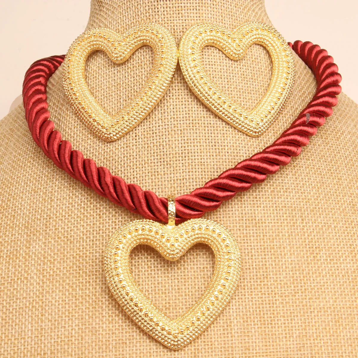 Vintage Style Simple Style Heart Shape Synthetic Fibre Alloy Hollow Out Women's Jewelry Set