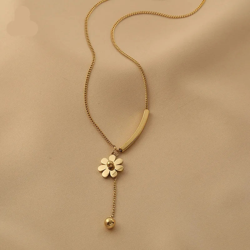 304 Stainless Steel 18K Gold Plated Vintage Style Sweet Plating Daisy Pendant Necklace