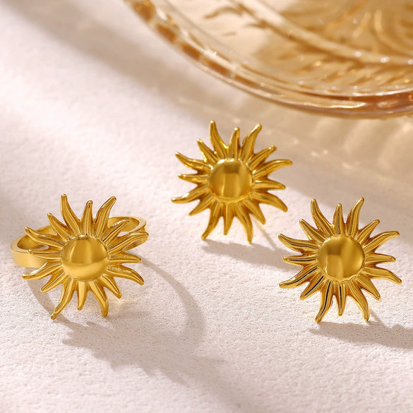 Vintage Sunflower Open Ring For Women Goldplated Titanium Steel Jewelry With Adjustable Design And Vacuum Electroplated Finish