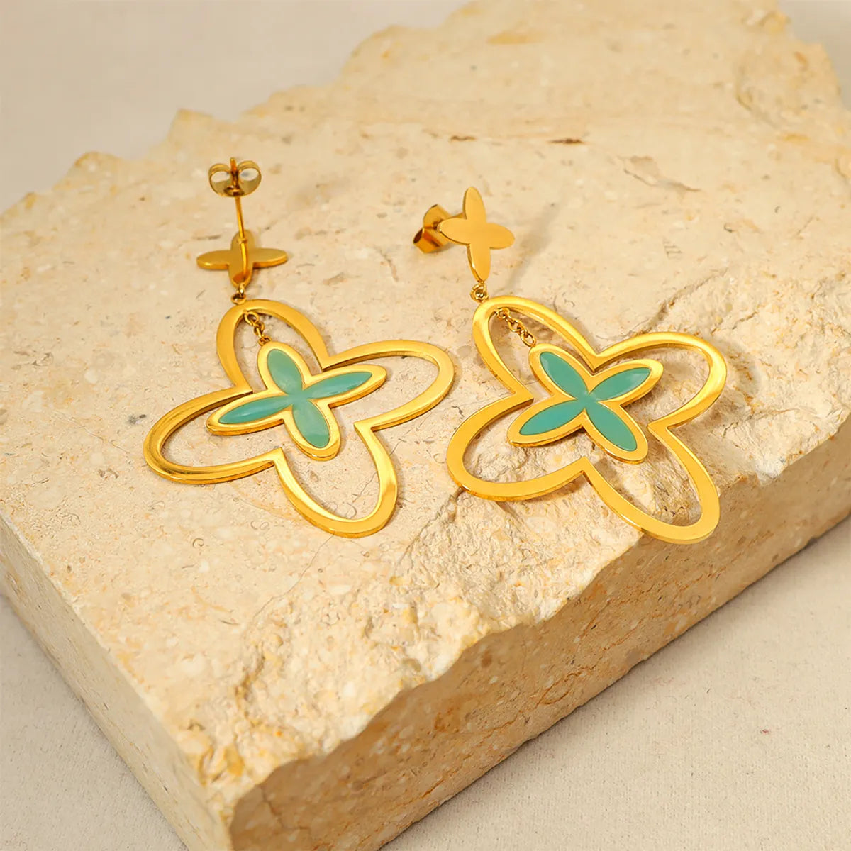 Wholesale 1 Pair Fashion Four Leaf Clover Titanium Steel 18k Gold Plated Drop Earrings