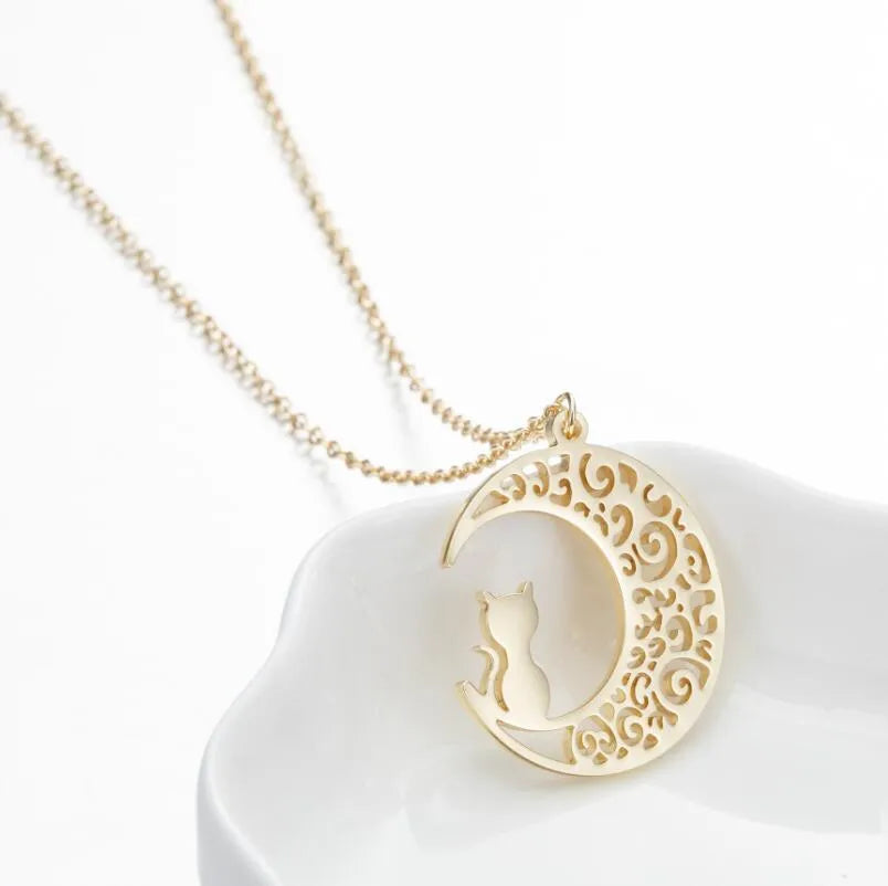 201 Stainless Steel 18K Gold Plated Simple Style Plating Moon Flower Necklace