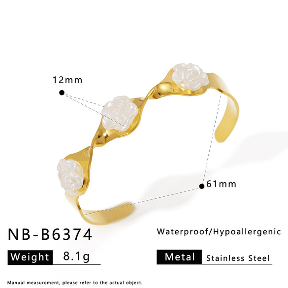 Wholesale Accessories Gold Plated Stainless Steel With Flower Elements Fashion Niche Design