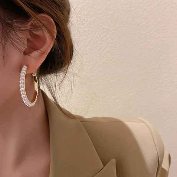 Wholesale Alloy And 925 Silver Hollow Big Circle Pearl Earrings With Geometric Pattern For Women Retro And Simple Style