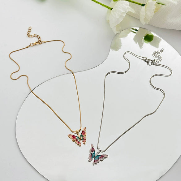 Wholesale Alloy Animal And Zodiac Pattern Butterfly Pendant Necklace With Snake Bone Chain And Electroplating