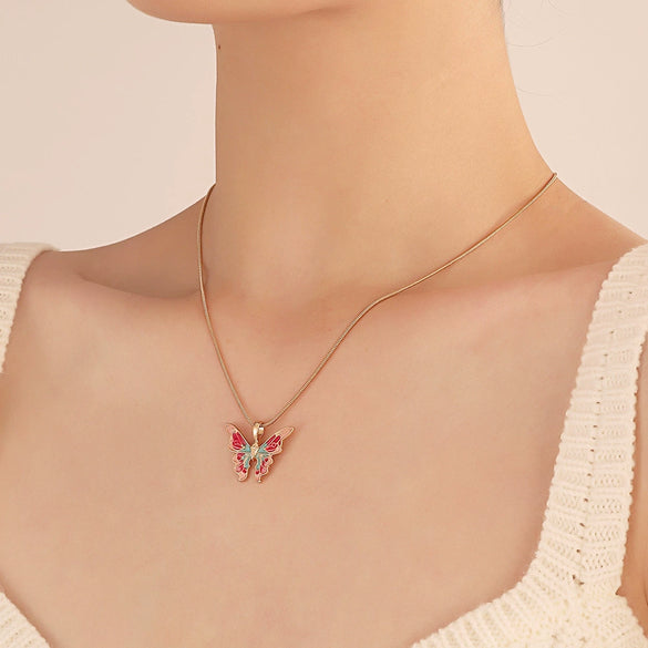 Wholesale Alloy Animal And Zodiac Pattern Butterfly Pendant Necklace With Snake Bone Chain And Electroplating
