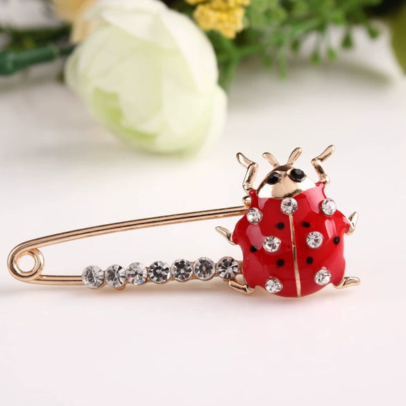 Wholesale Alloy Animal Brooch With Electroplating Fashionable Clothing Accessory