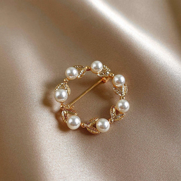 Wholesale Alloy Bow Electroplated Antirunning Light Brooch For Women