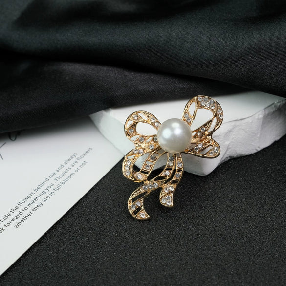 Wholesale Alloy Brooch With Bow Shape Electroplated And Diamondencrusted