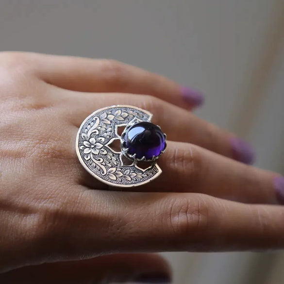 Wholesale Alloy Crystal Ring With Carved Flower And Geometric Pattern For Women