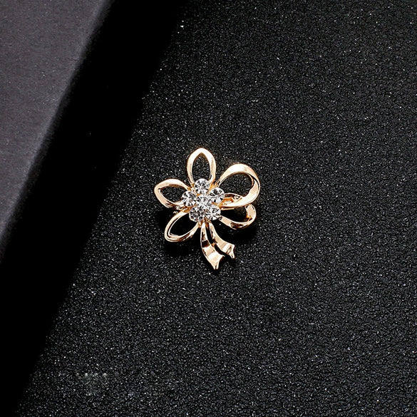 Wholesale Alloy Deer Brooch With Flower Pattern Electroplated For Women's Jewelry Accessories