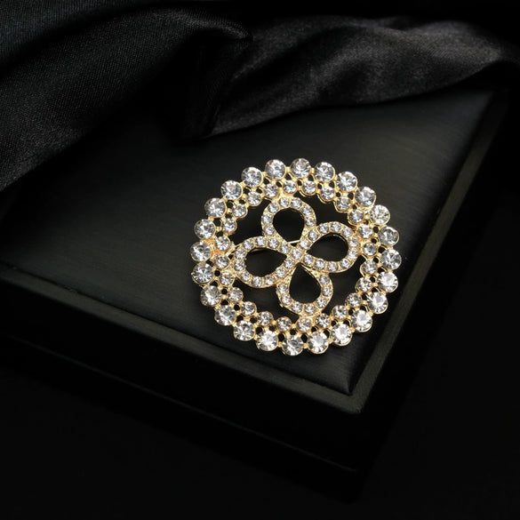 Wholesale Alloy Diamondencrusted Vintage Bow Brooch With Electroplating For Women's Clothing Accessories