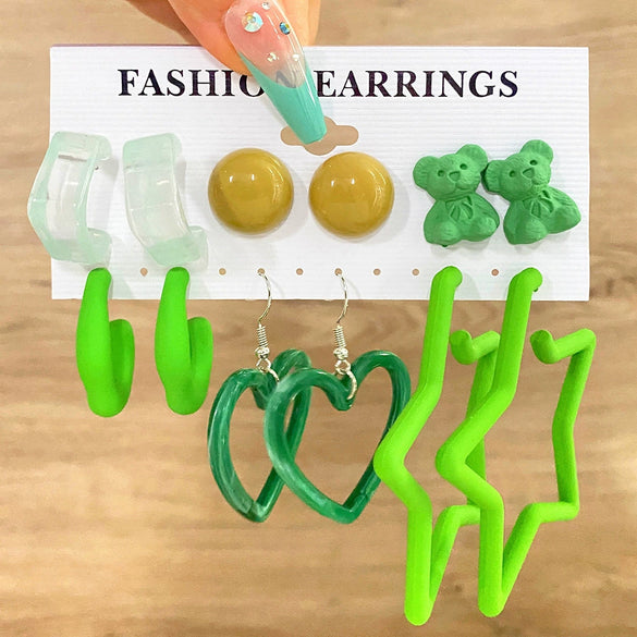 Wholesale Alloy Earrings With Cartoon Heart Bear Design Stainless Steel Needle Electroplating Unisex