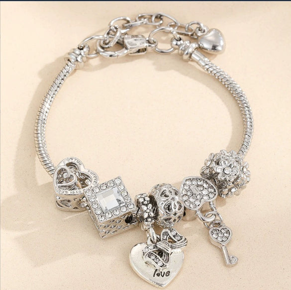 Wholesale Alloy Electroplated Heart Pattern Princess Style Ladies Bracelet