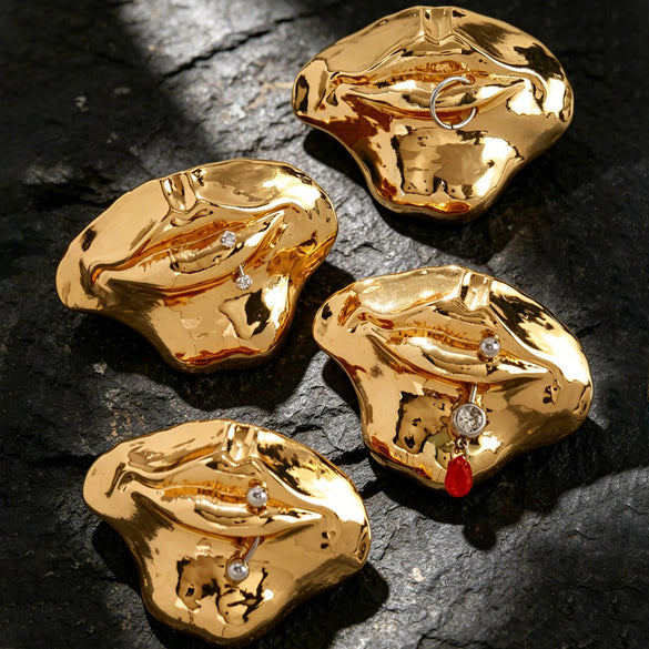 Wholesale Alloy Electroplated Mouthshaped Lip Brooch Women's Accessories