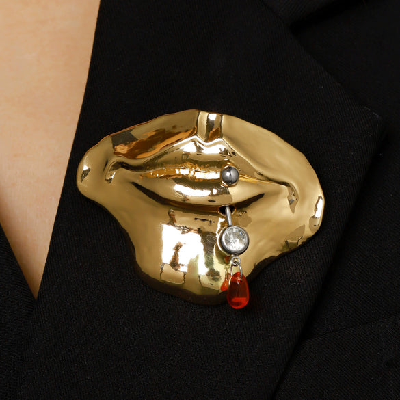 Wholesale Alloy Electroplated Mouthshaped Lip Brooch Women's Accessories