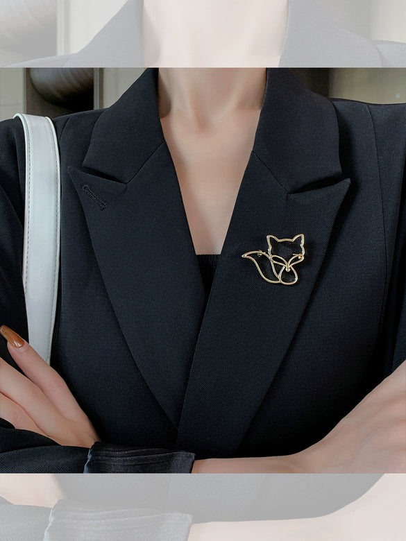 Wholesale Alloy Electroplated Women's Hollow Fox Brooch With Flower Pattern