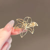 Wholesale Alloy Flower Hollow Electroplated Women's Brooch Fashion Elegant Suit Shirt Accessories Pin