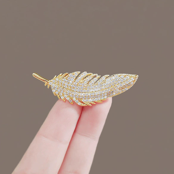 Wholesale Alloy Flower Patterned Electroplated Natural Style Brooch For Women