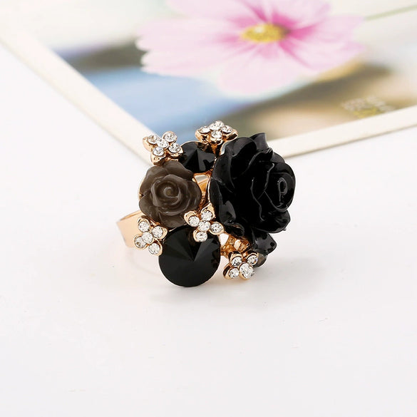 Wholesale Alloy Flower Resin Ring With Diamond Design