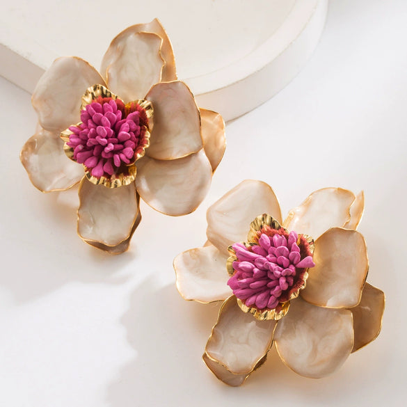Wholesale Alloy Flower Shape Electroplated Retro Palace Style Women's Earrings