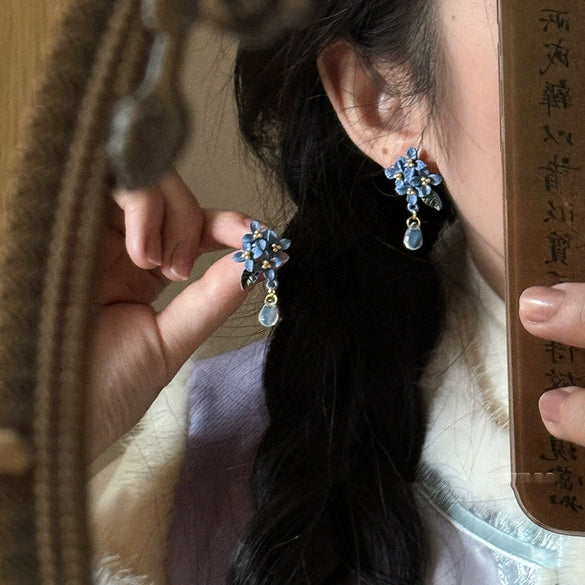 Wholesale Alloy Flower Shape Electroplated Silver Needle Flower Leaves Tassel Earrings For Women Fashion Retro High End