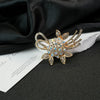 Wholesale Alloy Flower Shaped Women's Brooch With Electroplating For Fashion Accessories
