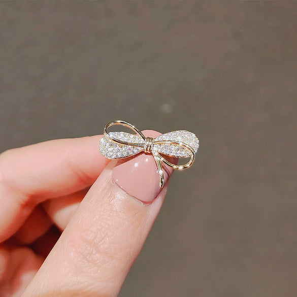 Wholesale Alloy Flowershaped Antiexposure Brooch For Women With Electroplating Treatment