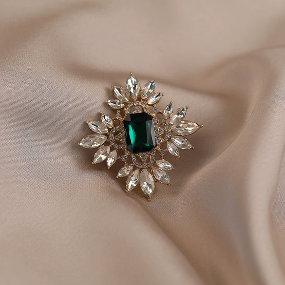 Wholesale Alloy Flowershaped Minimalist Style Electroplated Women's Brooch
