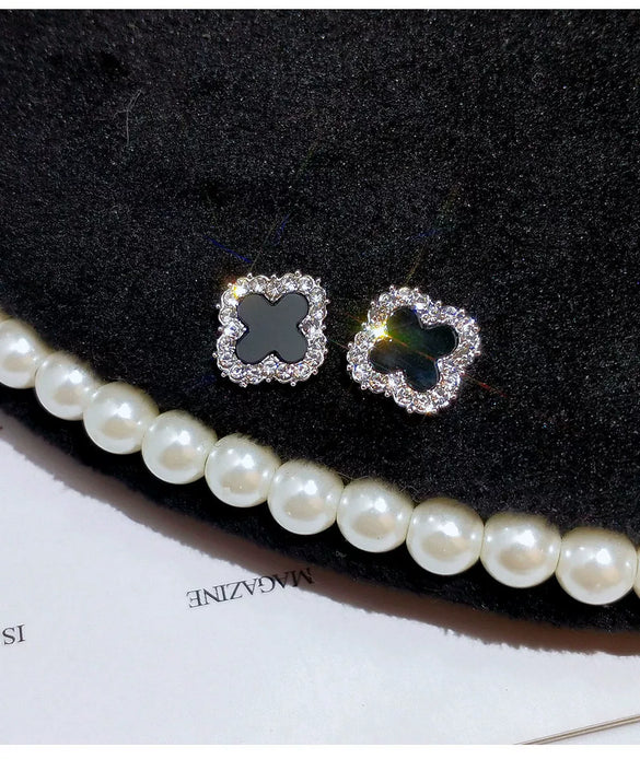 Wholesale Alloy Four Leaf Clover Electroplated Women's Minimalist Anti Allergy Earrings