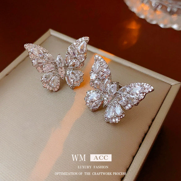 Wholesale Alloy Geometric Butterfly Women's Cold Style Fashion Light Luxury Ear Bone Clip Earrings With Electroplating