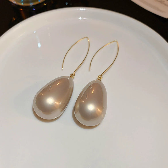 Wholesale Alloy Geometric Earrings With Diamond And Pearl Retro Light Luxury Electroplated For Women