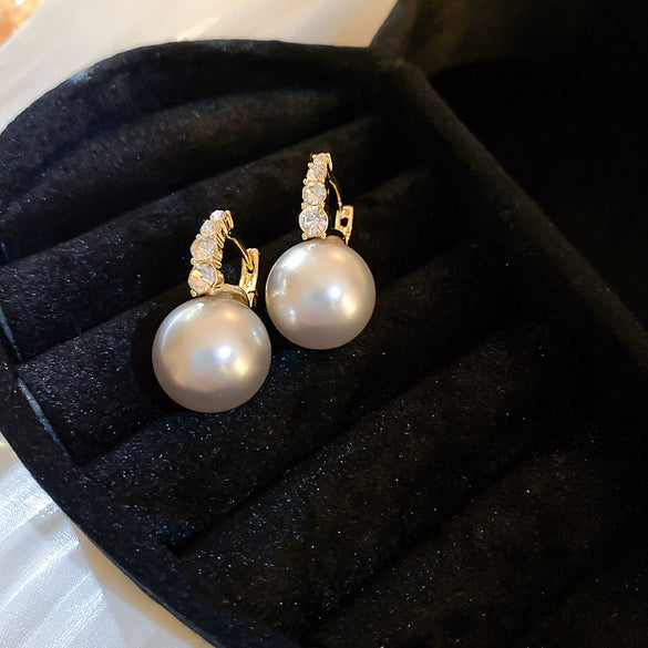 Wholesale Alloy Geometric Earrings With Diamond And Pearl Retro Light Luxury Electroplated For Women