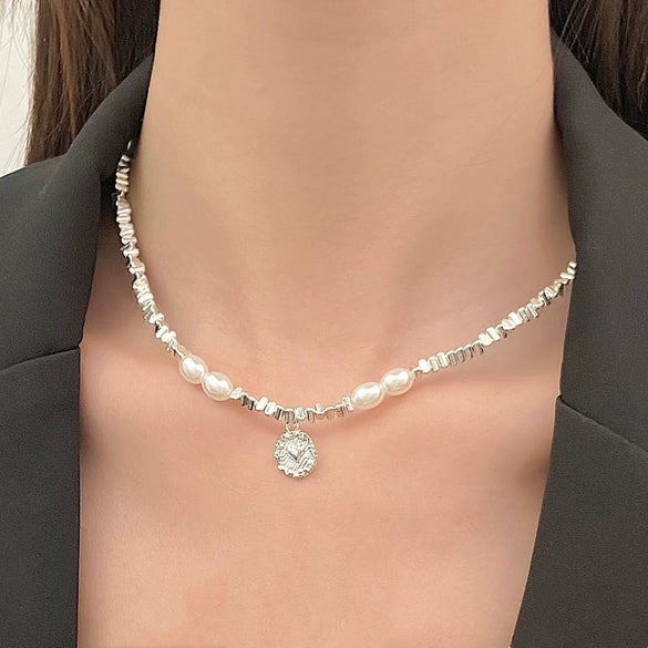 Wholesale Alloy Geometric Electroplated Women's Light Luxury Niche Clavicle Necklace
