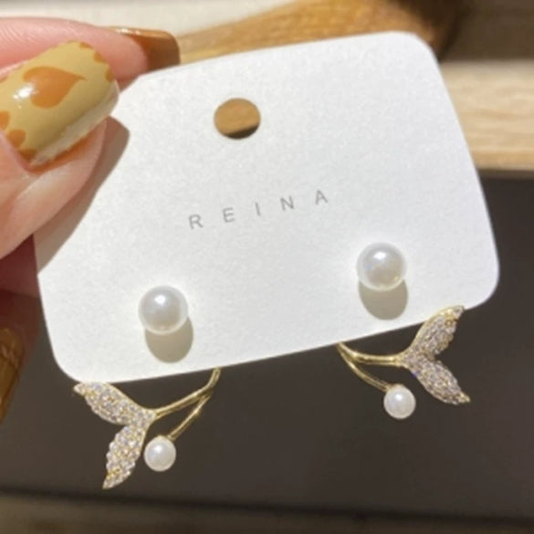 Wholesale Alloy Geometric Fishtail Pearl Earrings For Women Electroplated