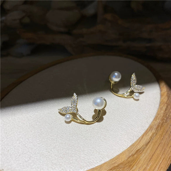 Wholesale Alloy Geometric Fishtail Pearl Earrings For Women Electroplated