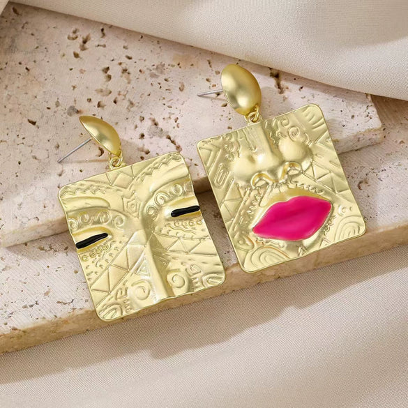 Wholesale Alloy Geometric Retro Earrings For Women With Electroplating Treatment