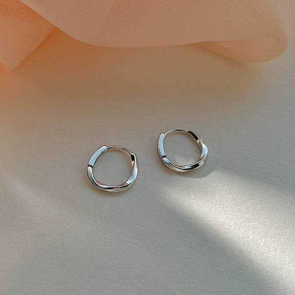 Wholesale Alloy Geometric Round Light Luxury Ear Buckle With Gold Plating