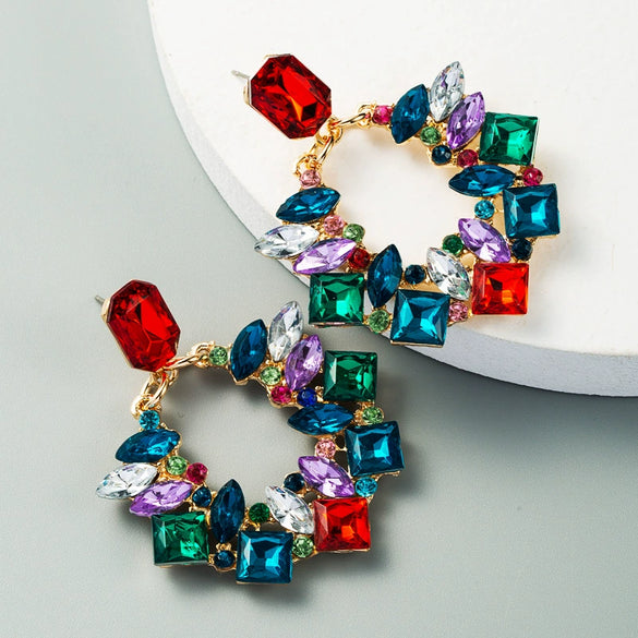 Wholesale Alloy Geometric Shape Inset Rhinestone Earrings With Diamond Design