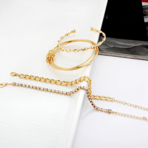 Wholesale Alloy Geometric Spiral Twist Metal Bracelet With Rhinestones And Electroplating For Women