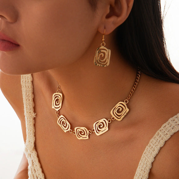 Wholesale Alloy Geometric Square Spiral Pendant Necklace For Women With Dripping Oil Design And Wax Thread