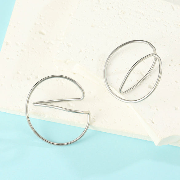 Wholesale Alloy Geometric Three Dimensional Horseshoe Ear Bone Clip For Women Electroplated Design