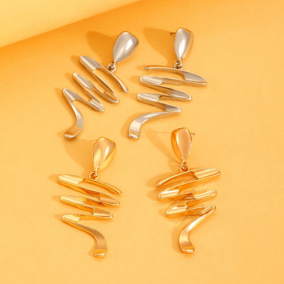 Wholesale Alloy Geometric Twisted Asymmetric Lineshaped Retro Earrings For Women With Electroplating
